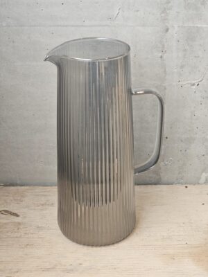Jarra de vidrio labrada "Rayas" Gris