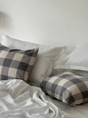 Almohadon  tusor cuadrille gris