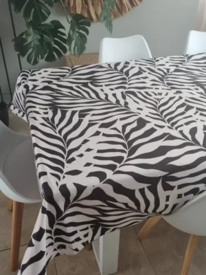 Mantel de gabardina «Hojas Negras Grandes»